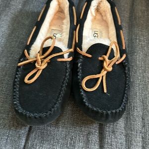 UGG Dakota Slipper Black Water Resistant Suede